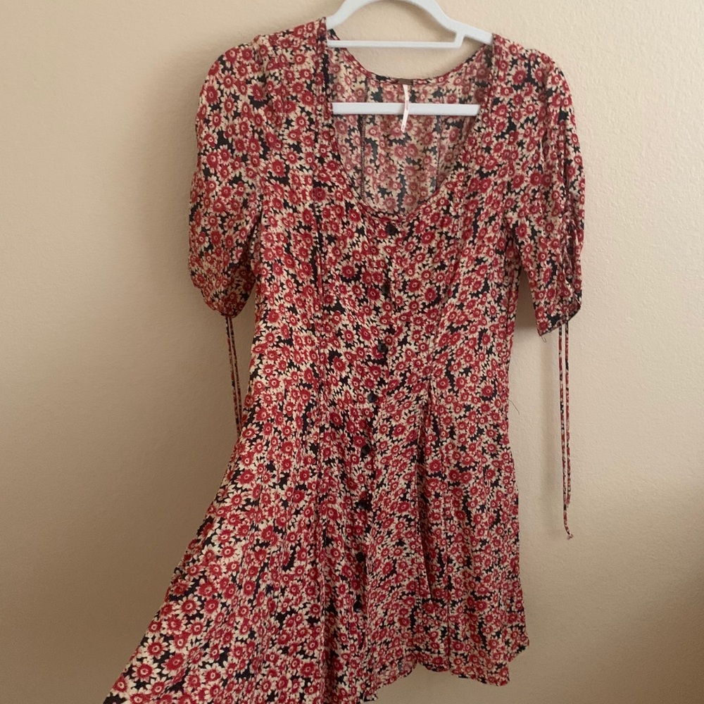 Free People Floral Dress w/ Pockets!
